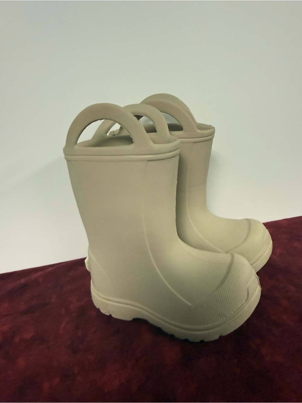 BEARPAW Kids Size 3 Beige Rubber Rain Boots Pull On Handles